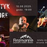 Piotr Bukartyk i zespół Ajagore podczas występu na scenie