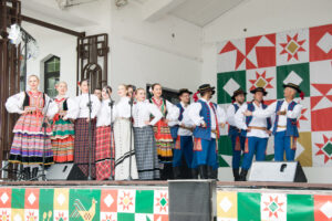 suwalski jarmark folkloru i smaku 2025 sobota pelna tradycji i muzyki 18