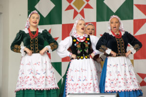 suwalski jarmark folkloru i smaku 2025 sobota pelna tradycji i muzyki 25