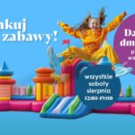 Kolorowe dmuchańce i dzieci bawiące się w pianie