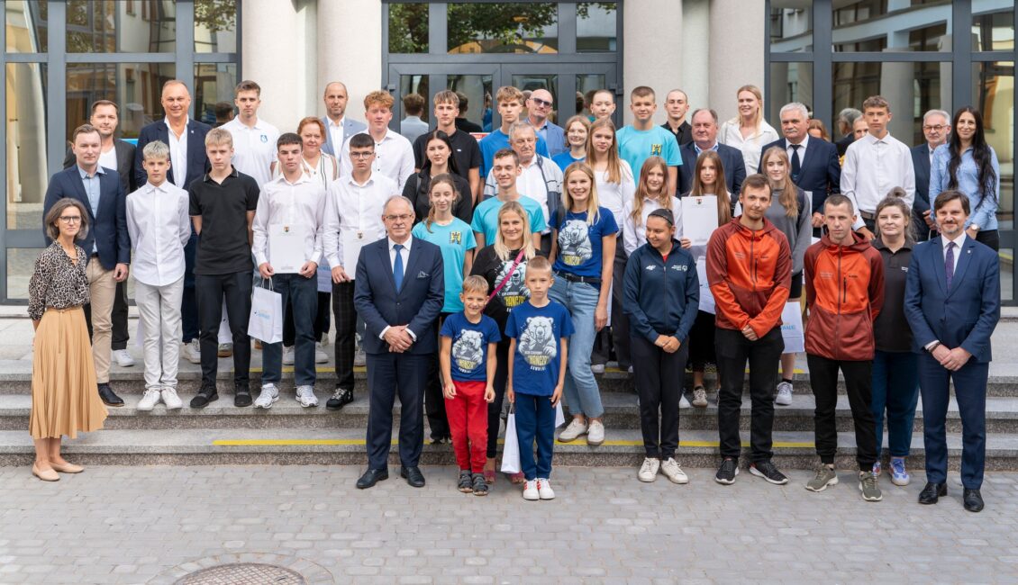 prezydent suwalk wyroznil lokalnych sportowcow za osiagniecia medalowe