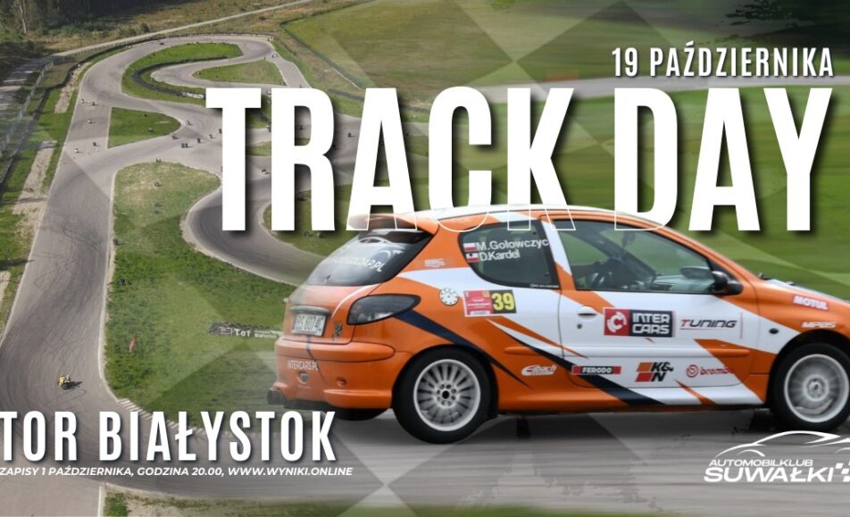 Samochód sportowy na torze wyścigowym podczas Track Day