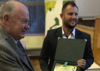 Leszek Lewoc otrzymał tytuł Honorowego Prezesa Podlaskiej Federacji Sportu leszek lewoc otrzymal tytul honorowego prezesa podlaskiej federacji sportu