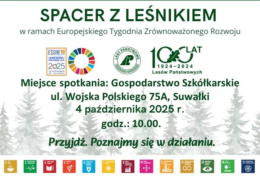 Uczestnicy spaceru edukacyjnego w lesie