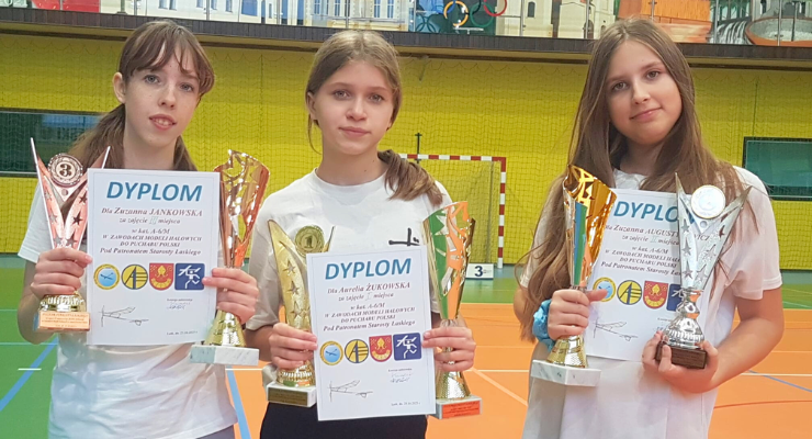 Suwalskie zawodniczki zdominowały podium Pucharu Polski Modeli Halowych w Łasku suwalskie zawodniczki zdominowaly podium pucharu polski modeli halowych w lasku