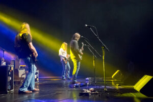 The Steepwater Band 32