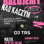 DJ TRS za konsoletą podczas imprezy Balujemy nad Kaczym