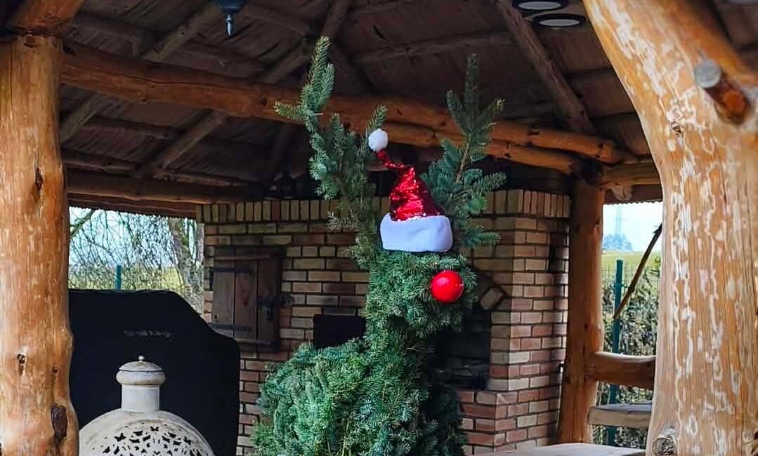 Ręcznie wykonywane renifery z naturalnych materiałów w Żubrynie