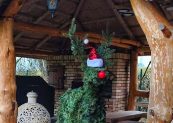 Ręcznie wykonywane renifery z naturalnych materiałów w Żubrynie