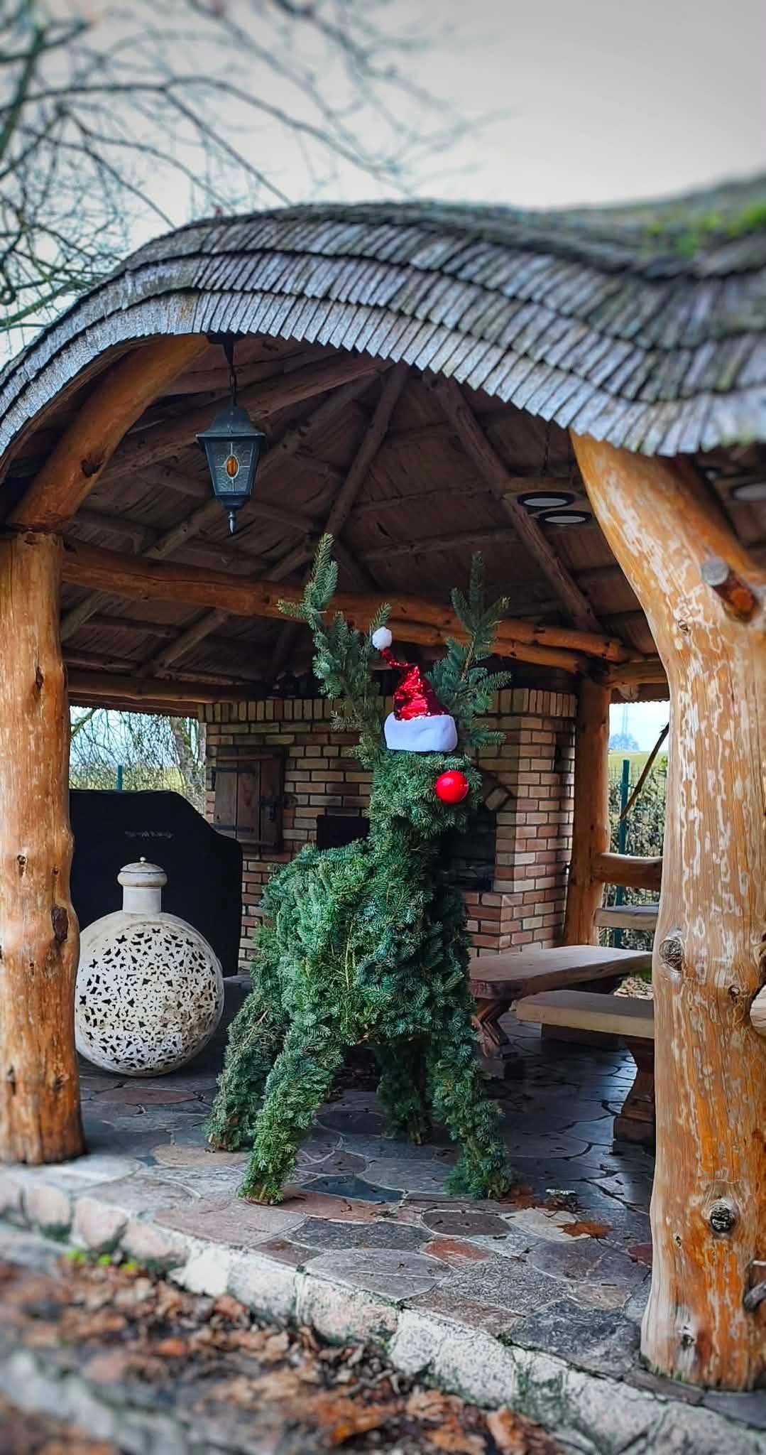 Ręcznie wykonywane renifery z naturalnych materiałów w Żubrynie