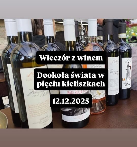 Kieliszki wina ustawione na stole w trakcie degustacji