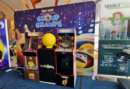 Wystawa inspirowana PAC-MANEM w Suwałki Plaza podczas ferii zimowych