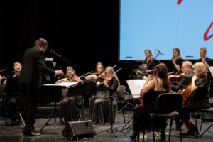 koncert muzyki z filmow andrzeja wajdy 25