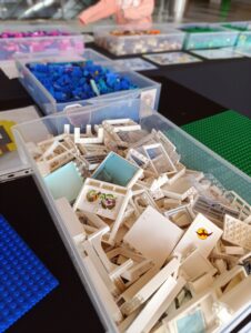 Wielkanocne budowanie z klocków w Suwałki Plaza suwalki plaza wystawa lego 2026 10