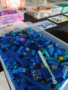 Wielkanocne budowanie z klocków w Suwałki Plaza suwalki plaza wystawa lego 2026 11