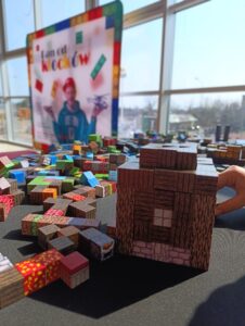 Wielkanocne budowanie z klocków w Suwałki Plaza suwalki plaza wystawa lego 2026 17