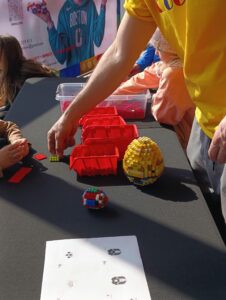 Wielkanocne budowanie z klocków w Suwałki Plaza suwalki plaza wystawa lego 2026 4