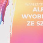 Dzieci uczestniczące w warsztatach plastycznych z niebieskim słoniem, misiem, pieskiem i papugą.