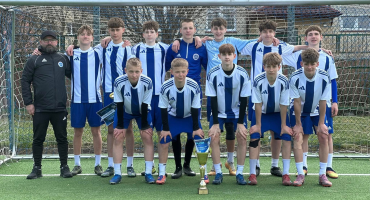 sp11 triumfuje w mistrzostwach suwalk w pilce noznej chlopcow