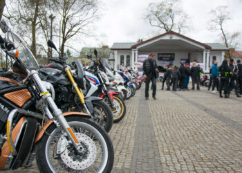 Rozpoczęcie sezonu motocyklowego w Suwałkach 2026 [FOTO]