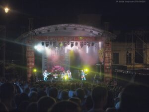 „Osiemnaście mgnień bluesa”. Suwałki Blues Festival w obiektywie Wojciecha Otłowskiego osiemnascie mgnien bluesa suwalki blues festival w obiektywie wojciecha otlowskiego17