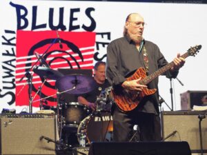 „Osiemnaście mgnień bluesa”. Suwałki Blues Festival w obiektywie Wojciecha Otłowskiego osiemnascie mgnien bluesa suwalki blues festival w obiektywie wojciecha otlowskiego34